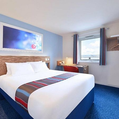 Travelodge London Raynes Park Eksteriør bilde